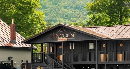 Lincoln Boutique Motel- Upper Deluxe King #11