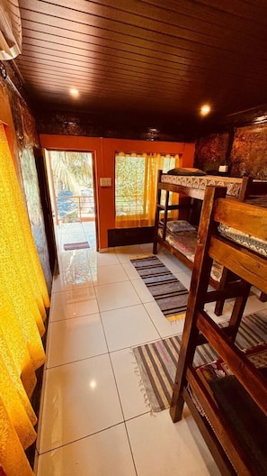 Comfort Shared Dormitory, Mixed Dorm, Air conditioning | Bed sheets