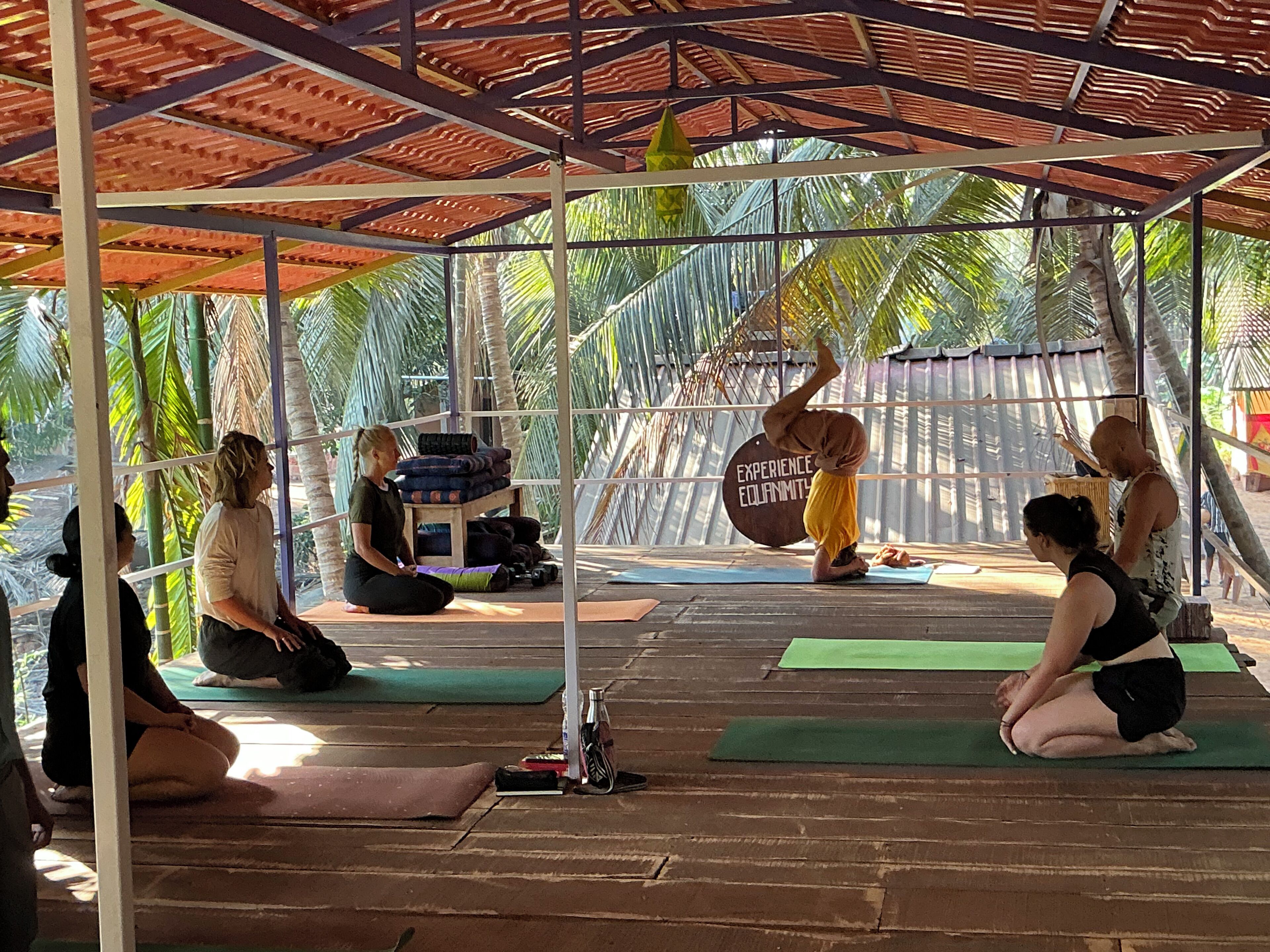 شرفة على السطح