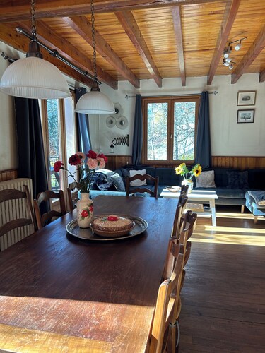 Chalet Tuilerie sleeps 16 - 15 minutes ski station - great year round retreat