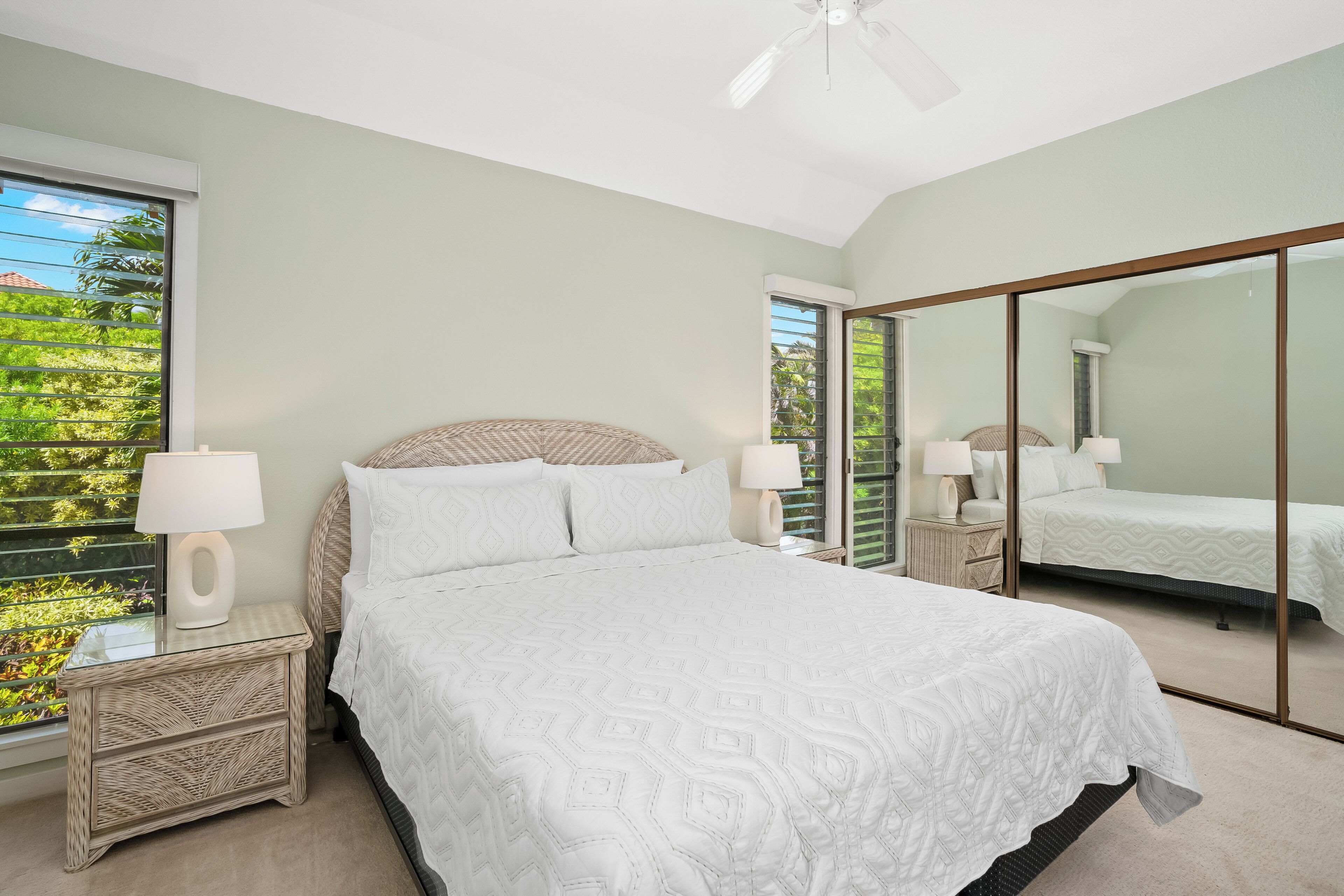 New! Bright, Airy 2BR Split-Level Condo w/Spacious Layout & Stunning Ocean Views - Photo 6