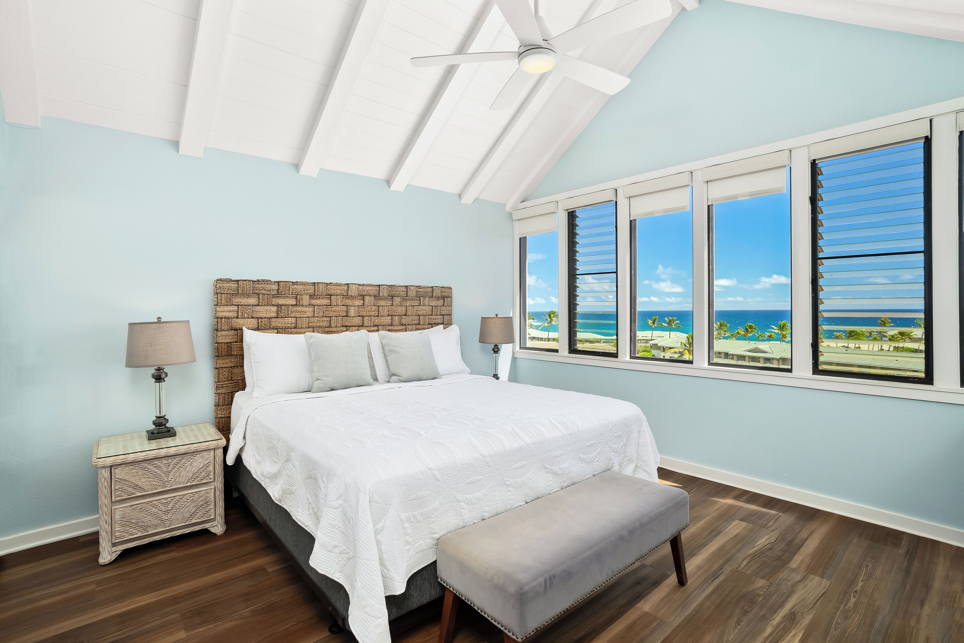 New! Bright, Airy 2BR Split-Level Condo w/Spacious Layout & Stunning Ocean Views - Photo 4