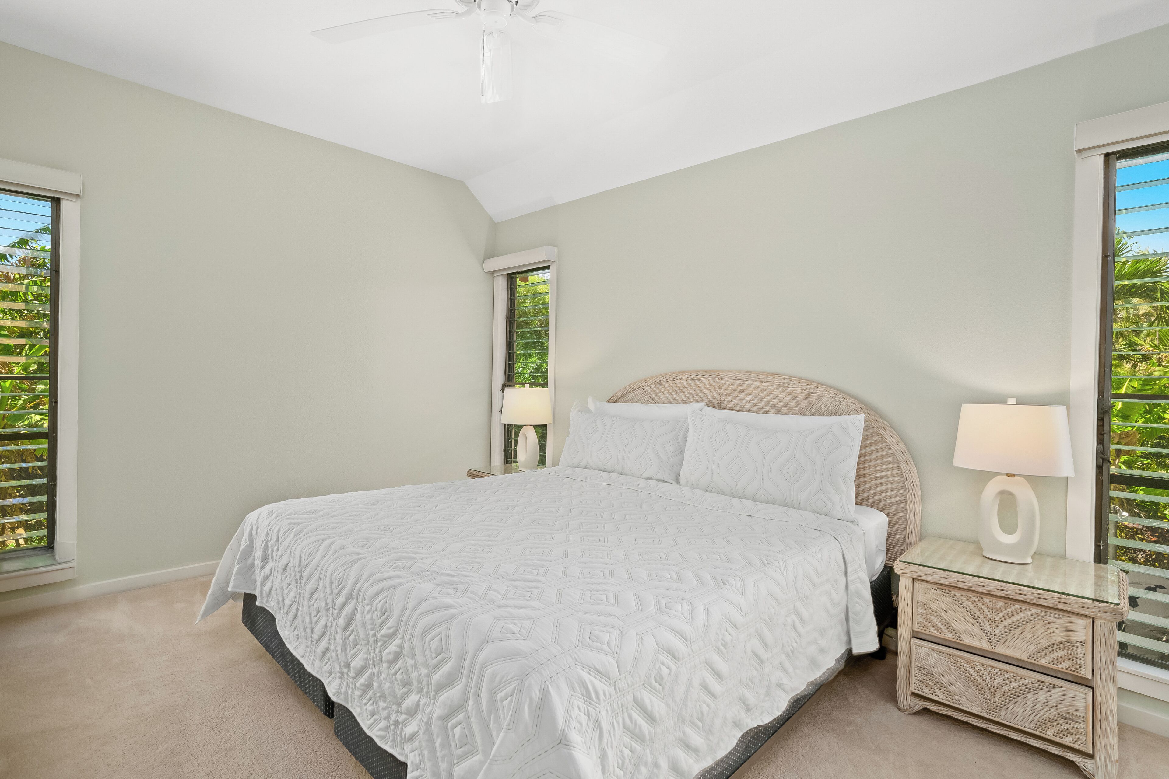 New! Bright, Airy 2BR Split-Level Condo w/Spacious Layout & Stunning Ocean Views - Photo 9