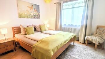 1 chambre, lit parapluie, Wi-Fi gratuit, draps fournis