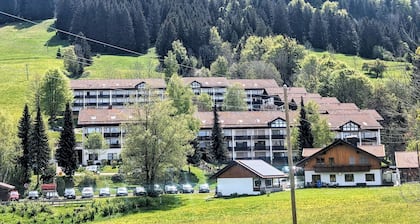 Ferienwohnung AllgäuGlück mit Pool, Sauna, Ausblick & WLAN