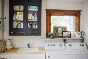 المنشأة من الداخل