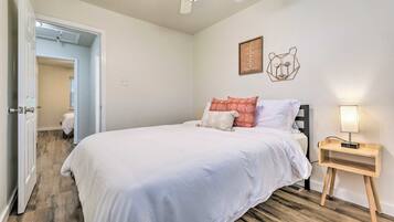 2 bedrooms, iron/ironing board, WiFi, bed sheets