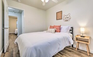 2 bedrooms, iron/ironing board, WiFi, bed sheets