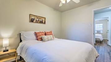 2 bedrooms, iron/ironing board, WiFi, bed sheets