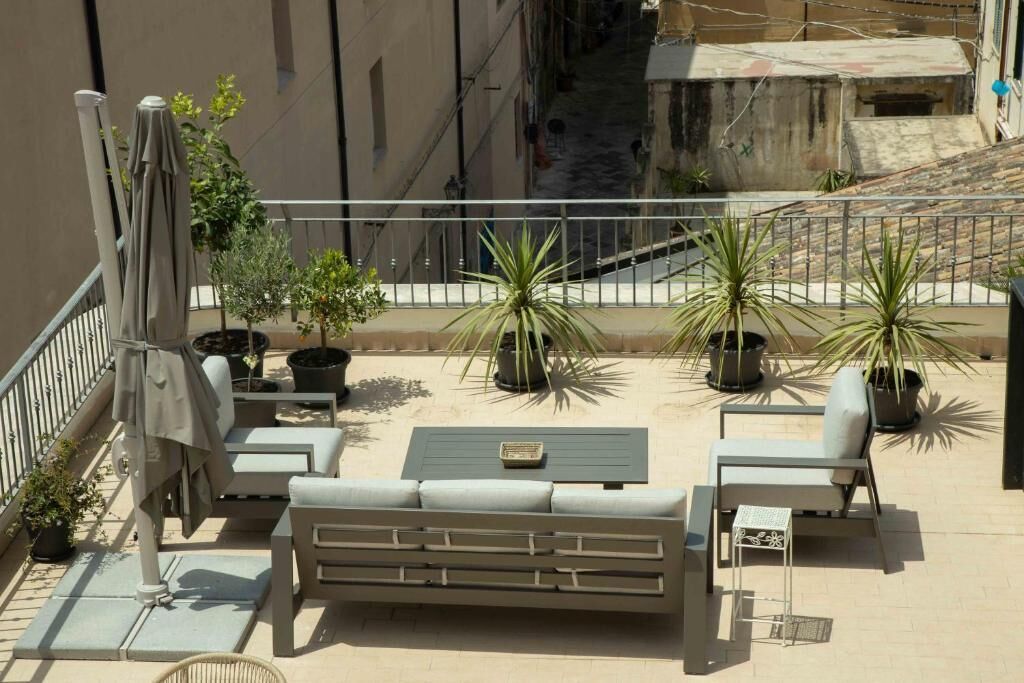 Photo - Sopramoltivolti