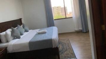 Deluxe Double Room, Lake View | Free WiFi