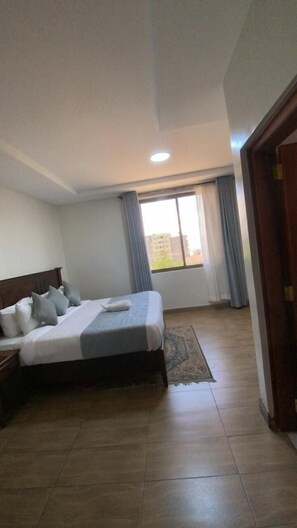 Deluxe Double Room, Lake View | Free WiFi - Twiga Whitehouse Villas (Nakuru)