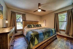 2 bedrooms, in-room safe, iron/ironing board, free WiFi