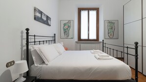 1 chambre, fer et planche à repasser, accès au Wi-Fi (inclus)