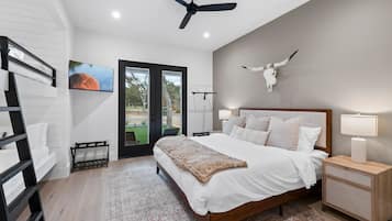 6 habitaciones, tabla de planchar con plancha y cuna de viaje