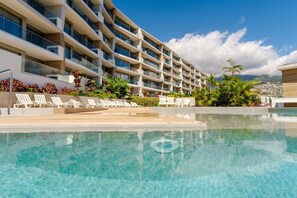 Pool - GuestReady - Elegant Madeira Retreat (Funchal)