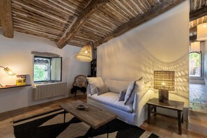Luxury Suite, Valley View | Living area - Le Domaine Du Castellas  (Sivergues)