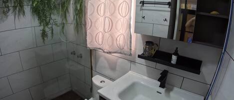 Towels, toilet paper