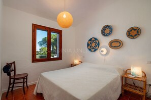 3 Schlafzimmer, Reisekinderbett