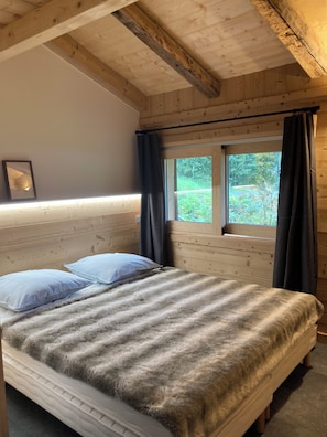 3 Schlafzimmer, Schreibtisch, Bügeleisen/Bügelbrett, kostenloses WLAN