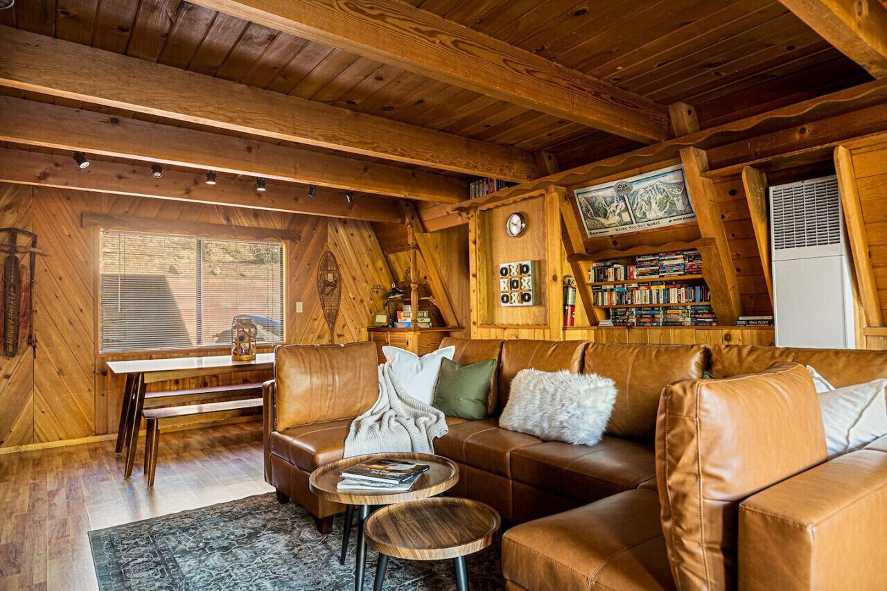 Smart TV y chimenea 