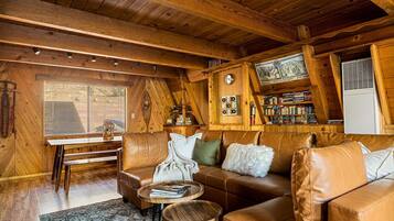 Smart TV y chimenea
