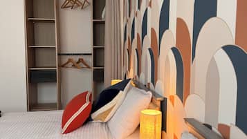 2 bedrooms, iron/ironing board, WiFi, bed sheets