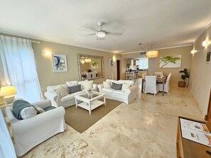 TV - Playa Turquesa 3BR • BBQ • Oceanfront Stay (PUNTA CANA)