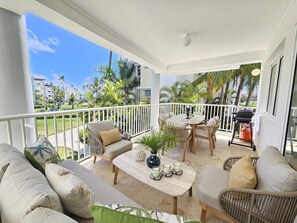 Property grounds - Playa Turquesa 3BR • BBQ • Oceanfront Stay (PUNTA CANA)