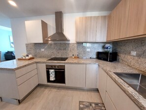 Fridge, microwave, oven, coffee/tea maker