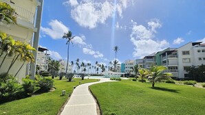 Property grounds - 2BDR Beach Access at Playa Turquesa Los Corales (PUNTA CANA)