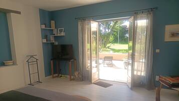 1 chambre, fer et planche Ă repasser, Wi-Fi, draps fournis