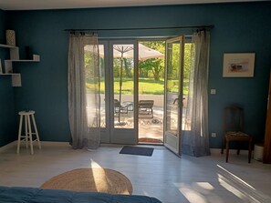 1 bedroom, iron/ironing board, WiFi, bed sheets - Apartment with terrace in the Bourbonnais countryside  (Pouzy-Mésangy)