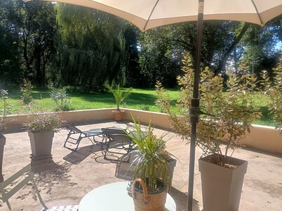 Apartment with terrace in the Bourbonnais countryside 