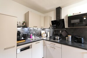 Private kitchen - MEHA Apartment Paderborn (Paderborn)