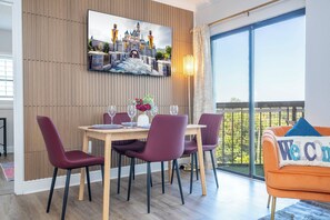 Dining - Lakeview apt 2 suítes 6 min Universal Studios free parking resort no extra fee (Orlando)