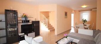 Ferienhaus mit Schönem Garten in Ruhiger Lage