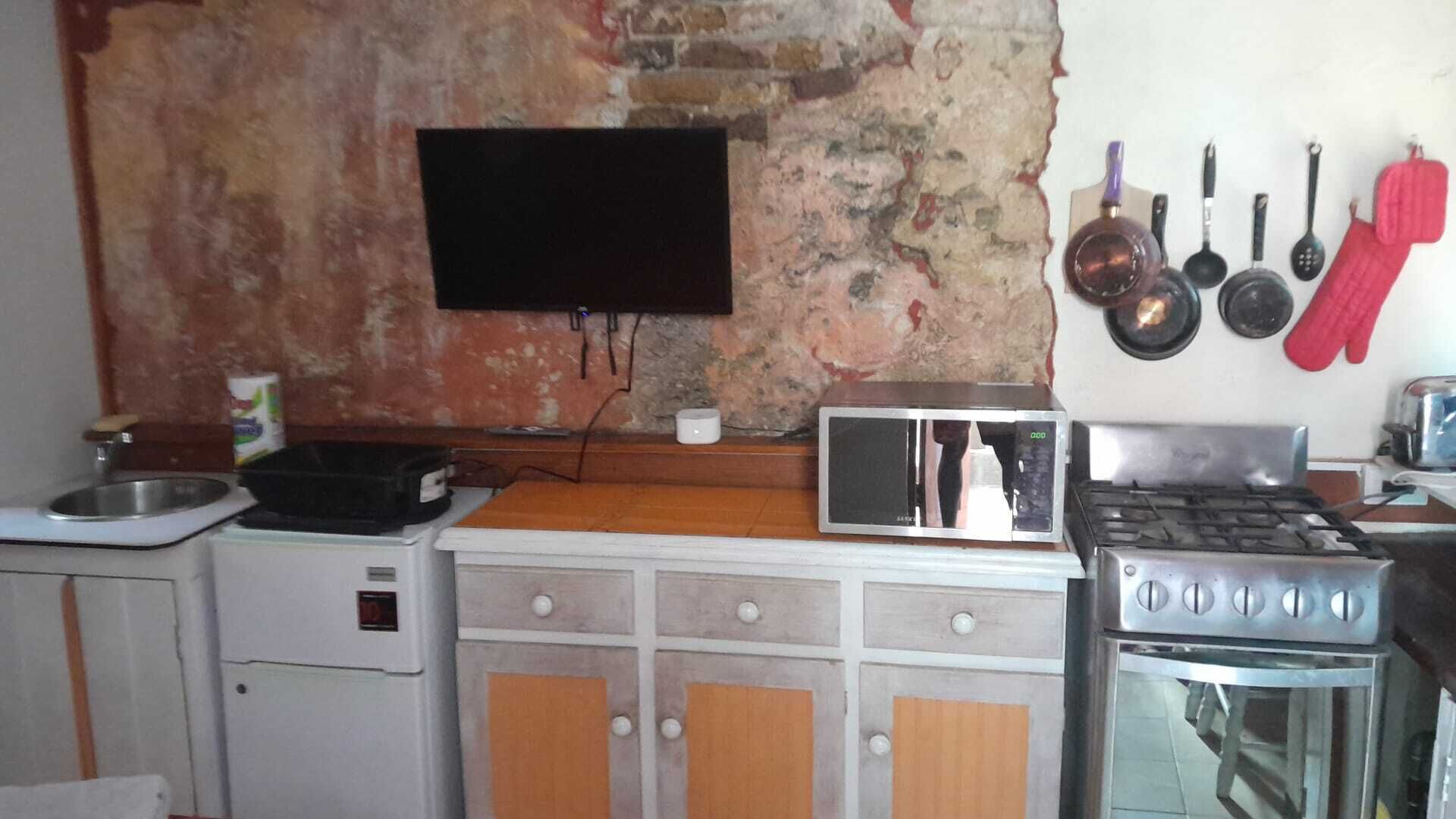 冰箱、微波炉、烤箱、炉灶