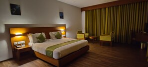 In-room safe, laptop workspace, blackout curtains, soundproofing