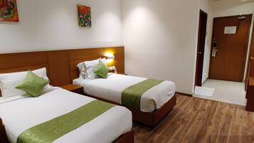Deluxe Double Room | In-room safe, laptop workspace, blackout drapes, soundproofing