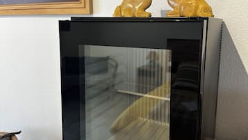 Minibar gratis dan didekorasi berbeda-beda