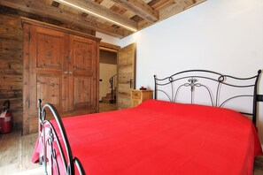 2 bedrooms, travel cot, free WiFi - Baita La Ciamorza Dolomiti - Veneto (Lozzo Di Cadore)
