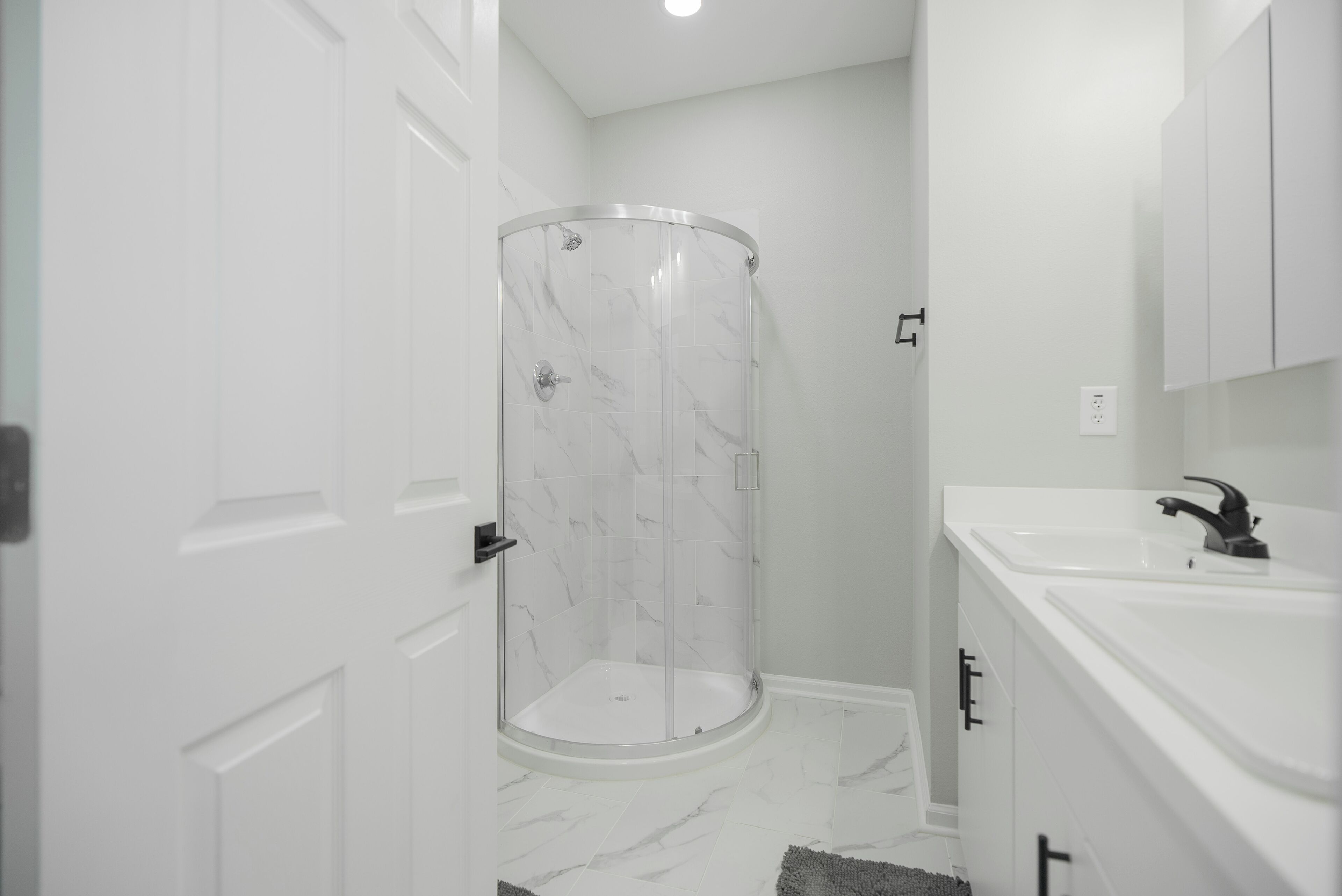 Dusche, Handtücher, Toilettenpapier