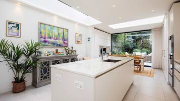 4 bedrooms, Internet