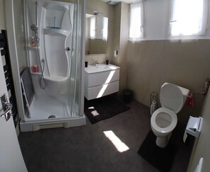 Hair dryer, towels, soap, shampoo - l Aurigast (Auriac-Lagast)