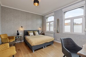 4 bedrooms, free WiFi, bed sheets