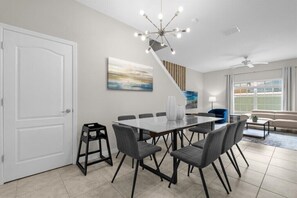 Dining - 5 Bedrooms / 4 Bathrooms / Paradise (8980 CoP) (Kissimmee)