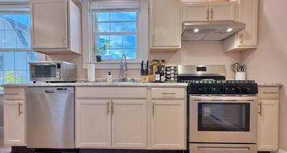 The Colonial Mt. Lebanon by Luxe PGH