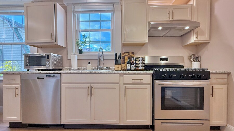 The Colonial Mt. Lebanon by Luxe PGH