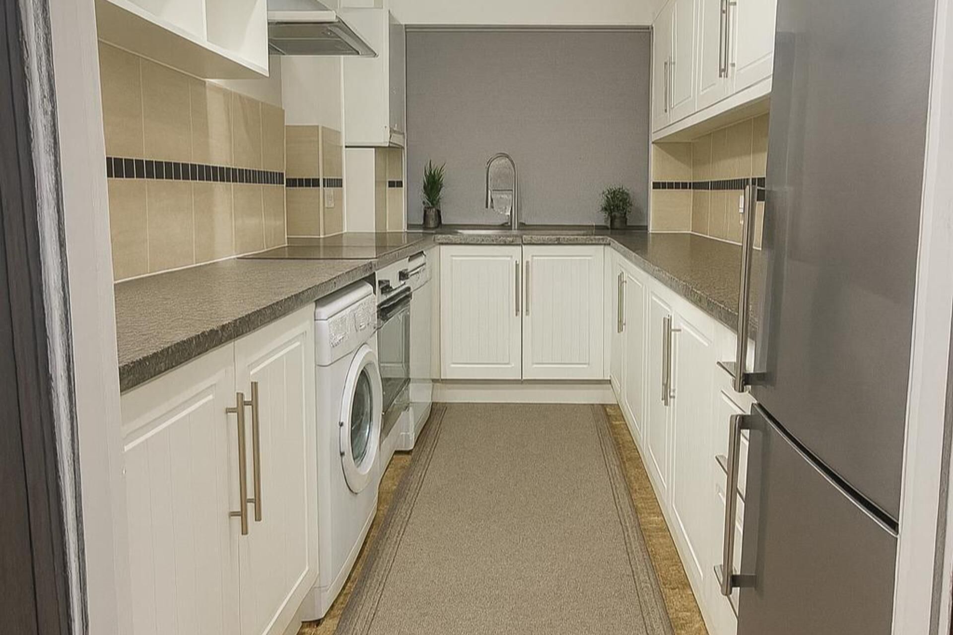 ثلاجة، ميكروويف، فرن، موقد طهي مسطح